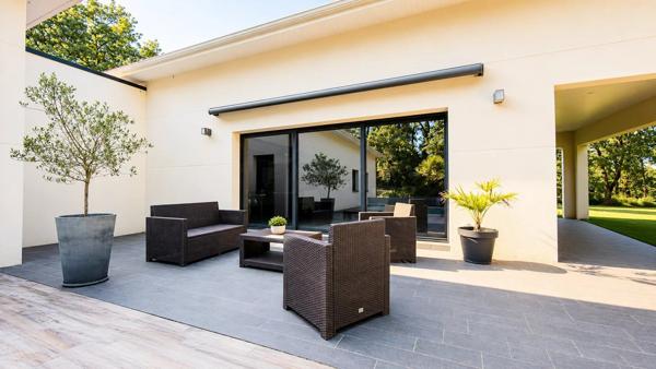 Vente                                                      Maison
                        
                     7 pièces                      206 m2                     à Pujols