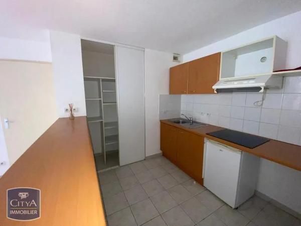 Appartement à louer 2 pièces 48.9m² Nîmes (30900)