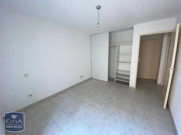 Appartement à louer 2 pièces 48.9m² Nîmes (30900)