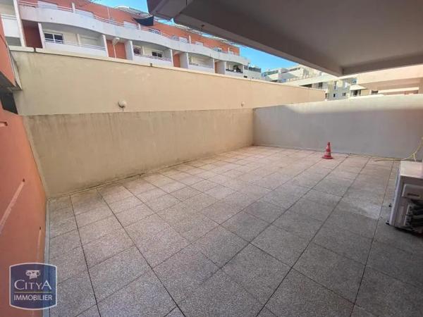 Appartement à louer 2 pièces 48.9m² Nîmes (30900)