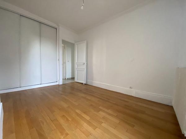Appartement Paris 4 pièce(s) 76.70 m2