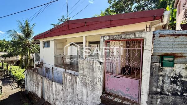 Maison composée T3/T2/T2 à rénover sur Fort de France