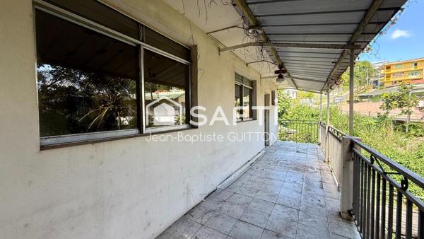 Maison composée T3/T2/T2 à rénover sur Fort de France