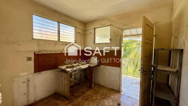 Maison composée T3/T2/T2 à rénover sur Fort de France