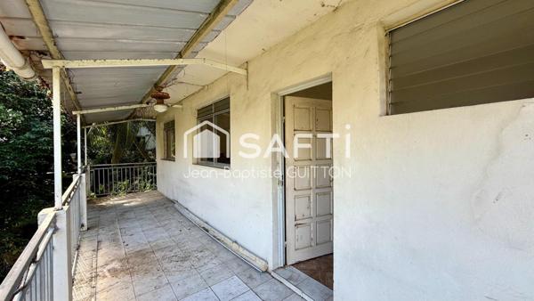 Maison composée T3/T2/T2 à rénover sur Fort de France