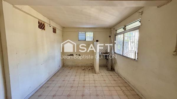 Maison composée T3/T2/T2 à rénover sur Fort de France