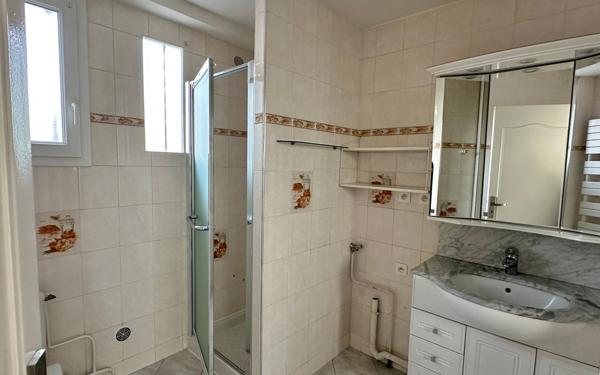 Appartement à vendre    3 pièces •  Le Raincy