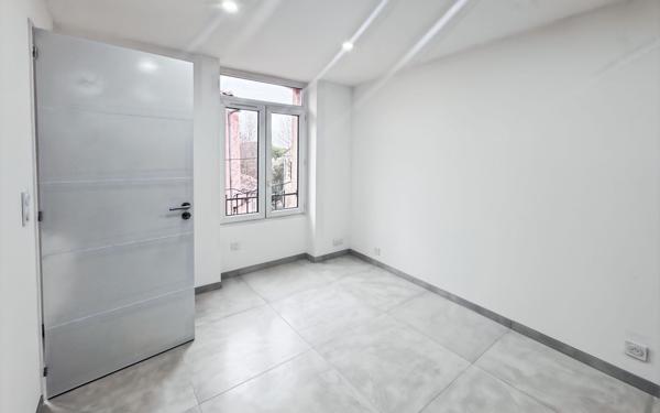 Appartement à vendre    2 pièces • 21 m2 Cuers