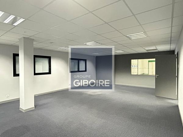 Local d'activites 734 m² à louer VEZIN-LE-COQUET (réf : 35.7324)