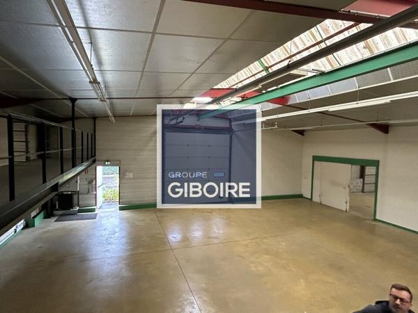 Local d'activites 734 m² à louer VEZIN-LE-COQUET (réf : 35.7324)