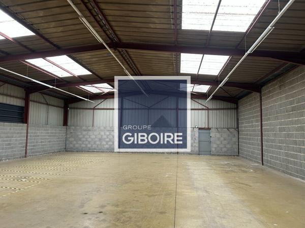 Local d'activites 734 m² à louer VEZIN-LE-COQUET (réf : 35.7324)