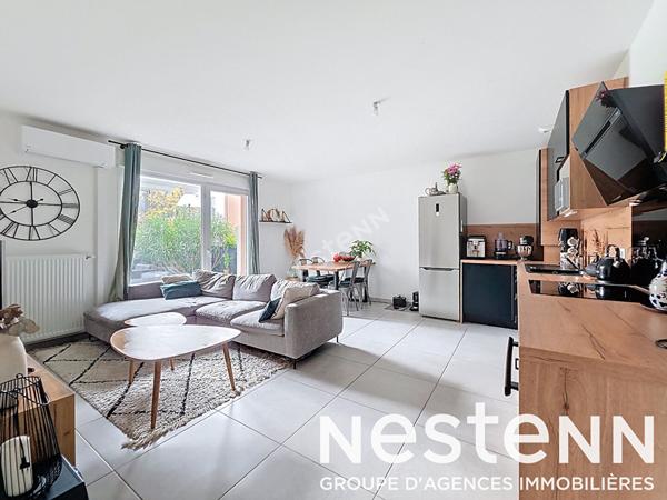 ST LAURENT DE MURE Centre au calme - Appartement Type 3 récent de 66 m² avec terrasse et double garage