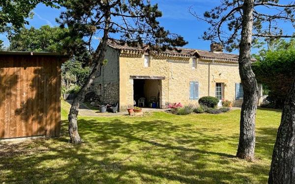 Maison à vendre    5 pièces •  Castelnau-d'Arbieu