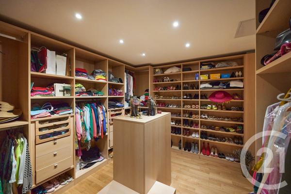 Maison à vendre  9 pièces - 408 m2 MOUGINS - 06