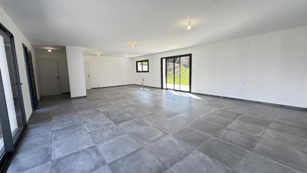 Saint-Paul-en-Cornillon (42240) Maison neuve de 145,12m2 sur 1250m2