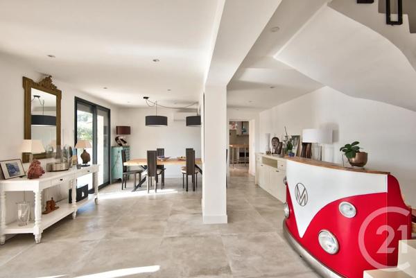 Maison à vendre  6 pièces - 179 m 2   EZE  - 06