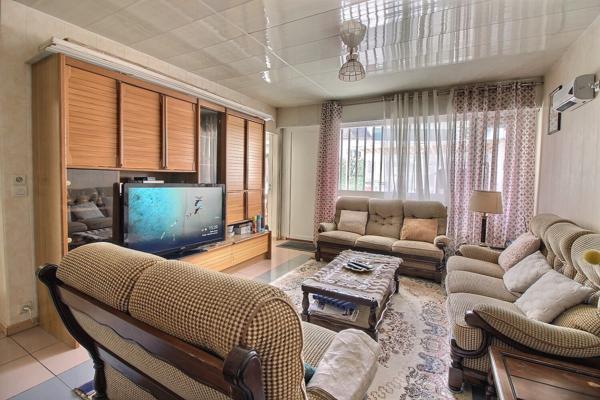 Maison de 5 pièces avec terrasse et balcon