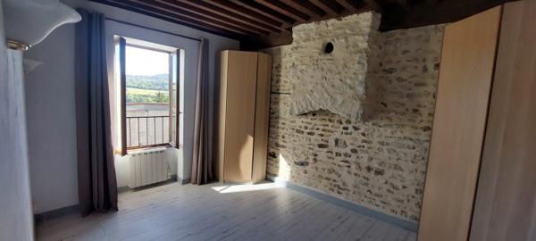 Maison à louer 4 chambres dans centre bourg