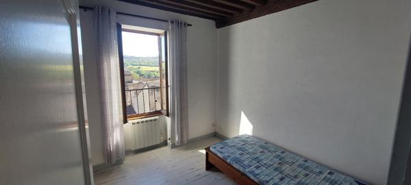 Maison à louer 4 chambres dans centre bourg