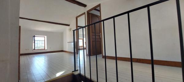 Maison à louer 4 chambres dans centre bourg