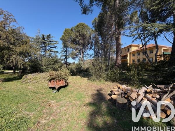 Terrain à vendre 1 457 m² Lambesc