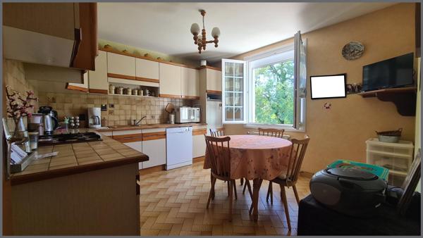 Maison à BRESSUIRE, 79300 - 5 pièces 90m²