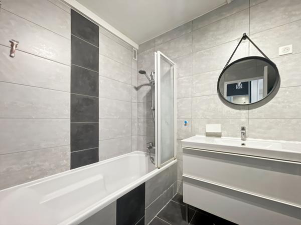 APPARTEMENT TRAVERSANT DE TYPE 4 PIECES