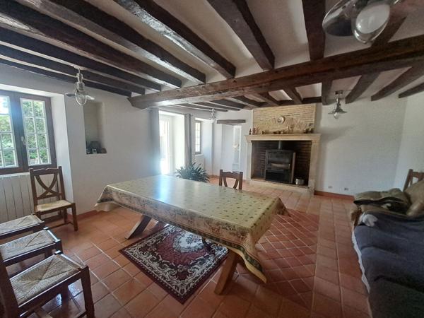 A VENDRE- MAISON RENOVEE A VILLAINES SOUS MALICORNE