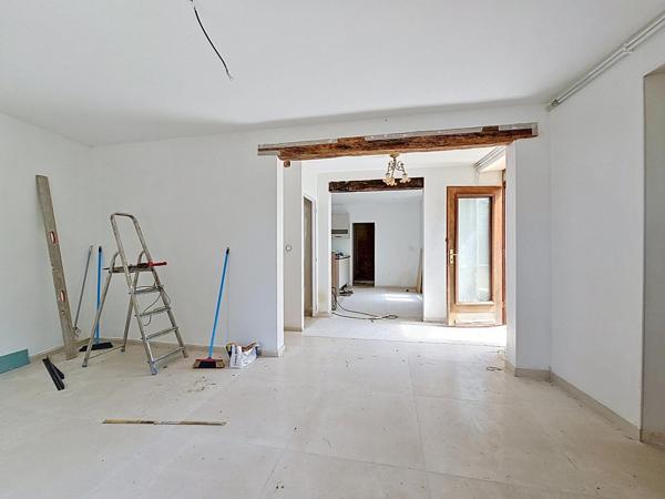 Maison rénovée 102m² avec garage à Chalautre la Petite