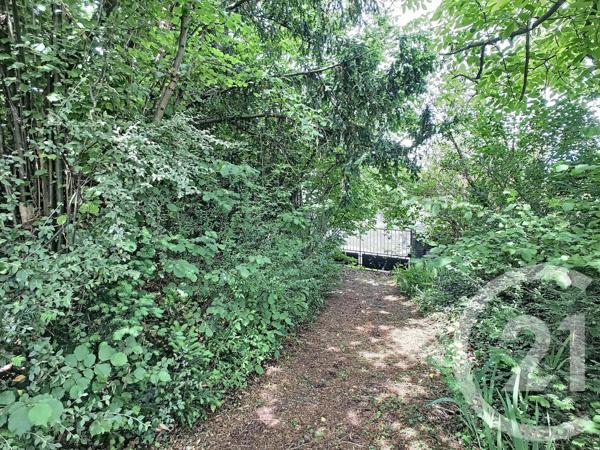 Terrain à vendre  900 m2 RIOM - 63