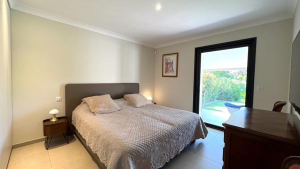 Maison de 205 m2 en campagne d'Arles avec dépendance