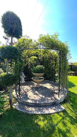 Maison de 205 m2 en campagne d'Arles avec dépendance