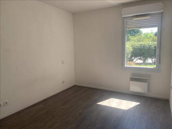 Appartement à louer 533 € CC CASTELSARRASIN 2 p 47 m² DPE E