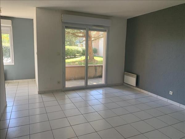 Appartement à louer 533 € CC CASTELSARRASIN 2 p 47 m² DPE E