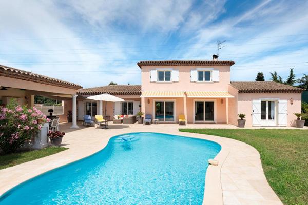 Propriété de Prestige à Proximité Immédiate de Cannes et Mougins