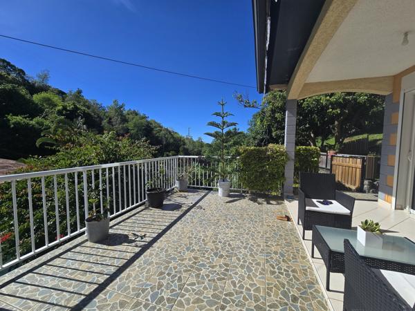 Voici une proposition d'annonce optimisée, conçue pour capter l'attention des investisseurs tout en mettant en avant la qualité patrimoniale de l'ensemble.  🏠 OPPORTUNITÉ INVESTISSEUR : ENSEMBLE IMMOBILIER DE 2 MAISONS – L’ENTRE-DEUX