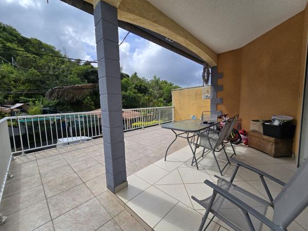 Voici une proposition d'annonce optimisée, conçue pour capter l'attention des investisseurs tout en mettant en avant la qualité patrimoniale de l'ensemble.  🏠 OPPORTUNITÉ INVESTISSEUR : ENSEMBLE IMMOBILIER DE 2 MAISONS – L’ENTRE-DEUX