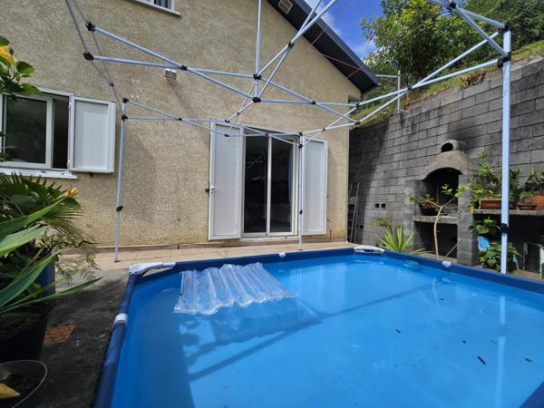 Voici une proposition d'annonce optimisée, conçue pour capter l'attention des investisseurs tout en mettant en avant la qualité patrimoniale de l'ensemble.  🏠 OPPORTUNITÉ INVESTISSEUR : ENSEMBLE IMMOBILIER DE 2 MAISONS – L’ENTRE-DEUX