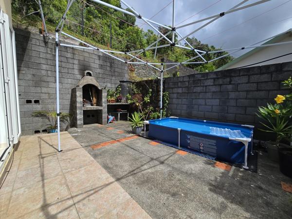 Voici une proposition d'annonce optimisée, conçue pour capter l'attention des investisseurs tout en mettant en avant la qualité patrimoniale de l'ensemble.  🏠 OPPORTUNITÉ INVESTISSEUR : ENSEMBLE IMMOBILIER DE 2 MAISONS – L’ENTRE-DEUX