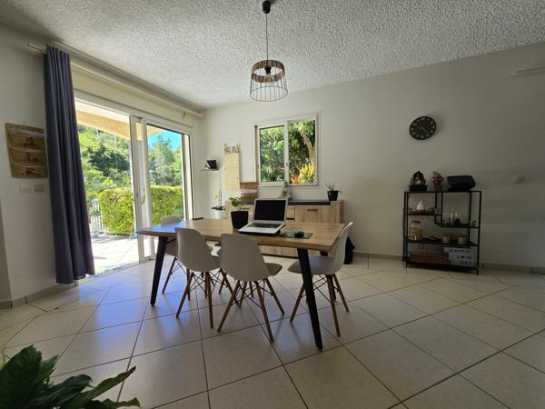 Voici une proposition d'annonce optimisée, conçue pour capter l'attention des investisseurs tout en mettant en avant la qualité patrimoniale de l'ensemble.  🏠 OPPORTUNITÉ INVESTISSEUR : ENSEMBLE IMMOBILIER DE 2 MAISONS – L’ENTRE-DEUX