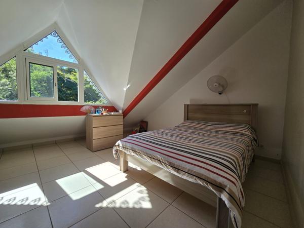 Voici une proposition d'annonce optimisée, conçue pour capter l'attention des investisseurs tout en mettant en avant la qualité patrimoniale de l'ensemble.  🏠 OPPORTUNITÉ INVESTISSEUR : ENSEMBLE IMMOBILIER DE 2 MAISONS – L’ENTRE-DEUX