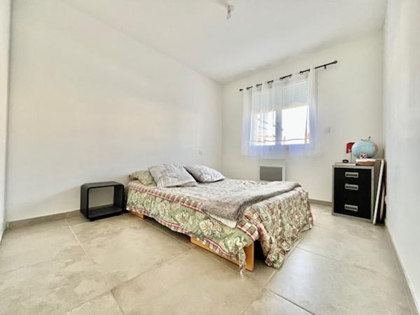 Magnifique maison de plain-pied de 80 m² de 2024 sur un terrain deux faces dans un secteur calme