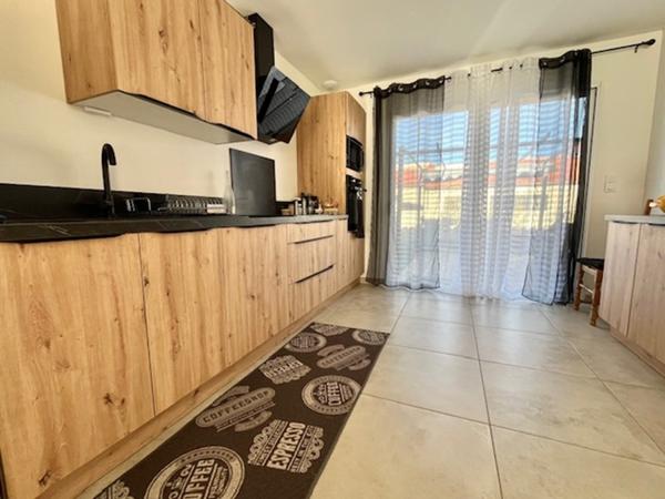 Magnifique maison de plain-pied de 80 m² de 2024 sur un terrain deux faces dans un secteur calme