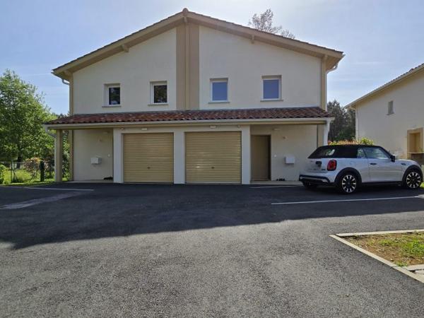 Maison mitoyenne 1 côté Léon 109.65 m²