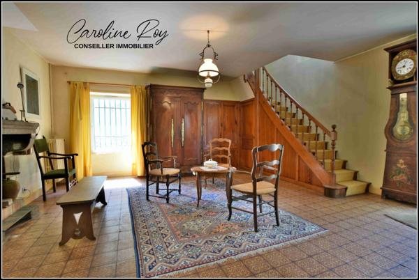 Cugand (85610) CUGAND - Maison de maître de caractère – 225 m² habitables 5 ch, garage – Terrain de 1493 m² clos et arboré.