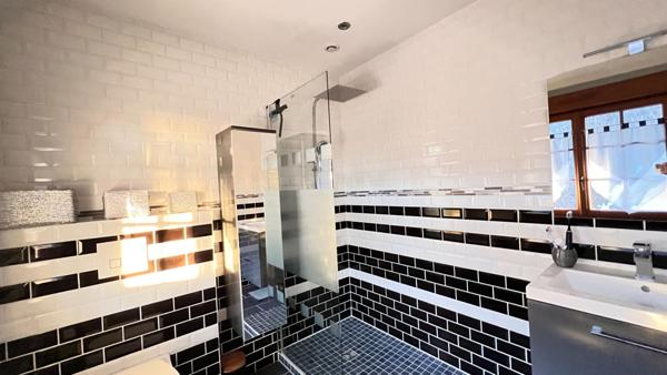 NOAILLES PROCHE, PROPRIETE  8 PIECES + STUDIO ET MAISON DE GARDIEN, 2.5 HECTARES DE TERRAIN