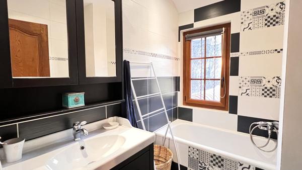 NOAILLES PROCHE, PROPRIETE  8 PIECES + STUDIO ET MAISON DE GARDIEN, 2.5 HECTARES DE TERRAIN