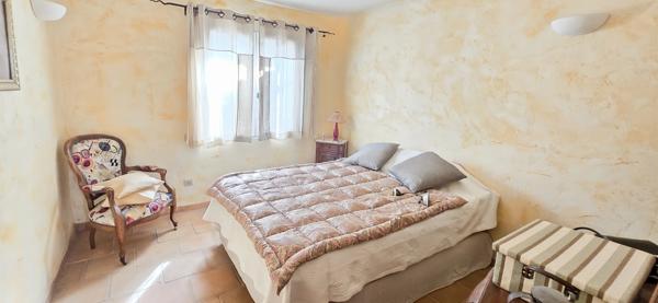 Maison à vendre Villa 6 pièces + piscine terrain 3000m² SOLLIES TOUCAS (83)