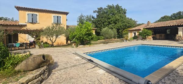 Maison à vendre Villa 6 pièces + piscine terrain 3000m² SOLLIES TOUCAS (83)