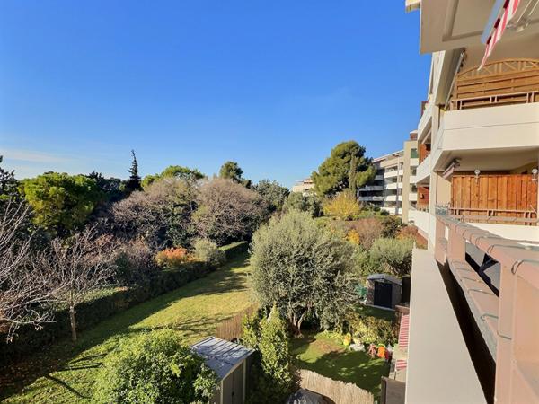 A vendre appartement de type 3 avec terrasse et parking à Marseille 13013 - Saint Jérôme